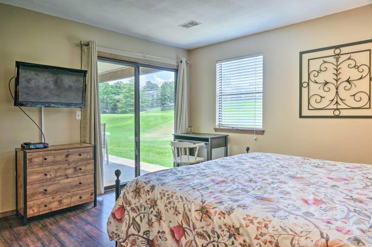 Pet-Friendly Branson Retreat With Pool And Golf Access 아파트 외부 사진